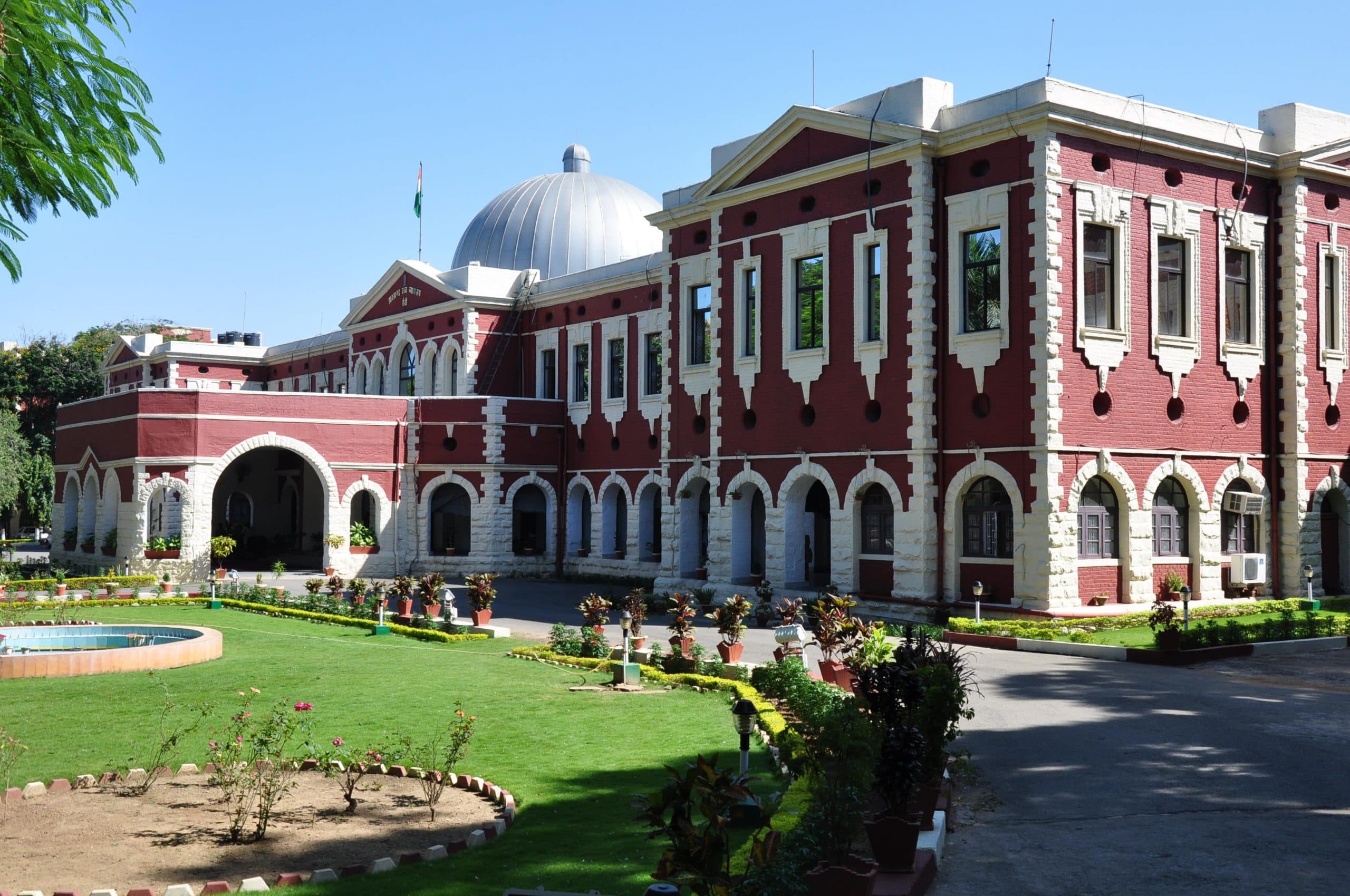 Jharkhand High Court Quashes Constable's Dismissal Over Alleged Adulterous Relationship