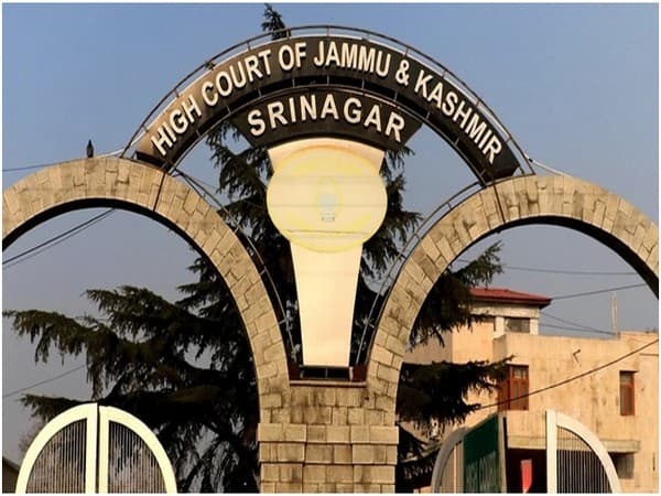 Vehicle Cannot Be Kept In Police Custody Throughout NDPS Trial Merely Because It May Be Confiscated: J&K&L High Court